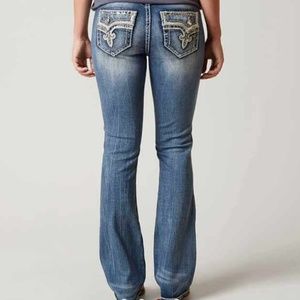 AUNTHENTIC !!Rock Revival BETTY boot cut Jean.